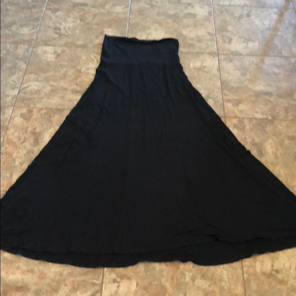 Nina and Mee black maxi skirt size L